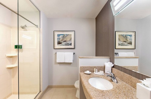 Prudential - St. Botolph Hotel | Courtyard by Marriott Boston Copley Square