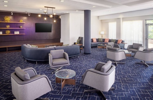 Charleston Hotel | Courtyard by Marriott Charleston Downtown/Civic Center