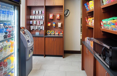 Manchester Hotel | Courtyard by Marriott Manchester - Boston Regional Airport