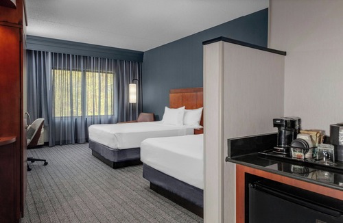Grapeville Hotel | Courtyard by Marriott Pittsburgh Greensburg
