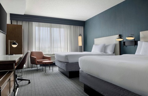 Farmingdale Hotel | Courtyard by Marriott Republic Aprt Long Island/Farmingdale