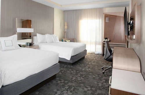 Town and Country Hotel | Courtyard by Marriott St. Louis West County