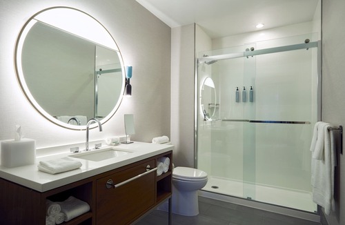 Oak Park Hotel | Courtyard by Marriott Santa Barbara Downtown