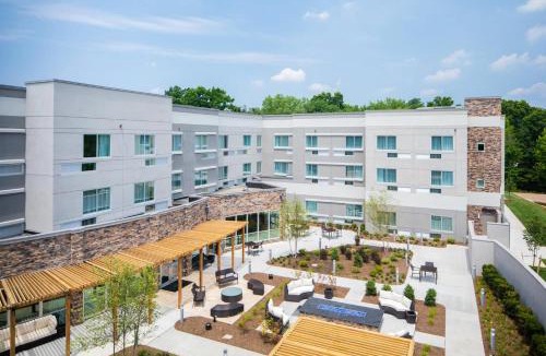 Ampere Hotel | Courtyard by Marriott Wayne Fairfield
