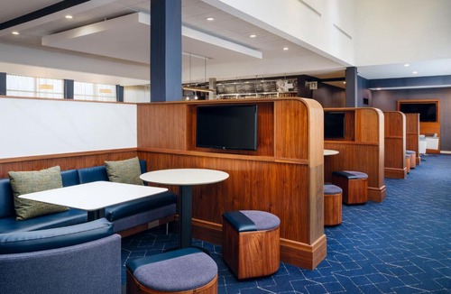 Crosswoods Hotel | Courtyard Columbus Worthington