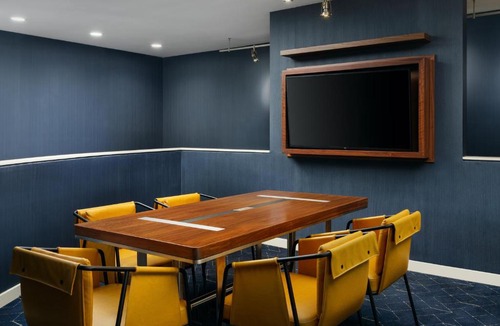 Crosswoods Hotel | Courtyard Columbus Worthington
