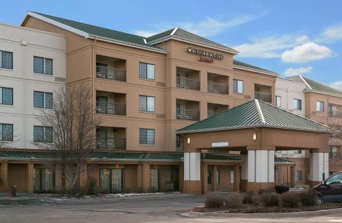 Blue Springs Hotel | Courtyard Kansas City East/Blue Springs