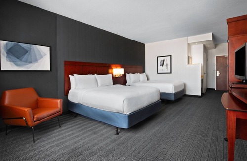 North Kansas City Hotel | Courtyard Kansas City at Briarcliff