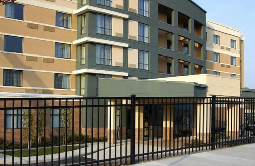South Hills Hotel | Courtyard Pittsburgh Settlers Ridge/Robinson Township