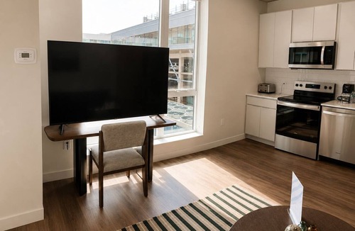 Downtown - Waterfront Hotel | Courtyard Studio Overlooking Thermal Spa Courtyard