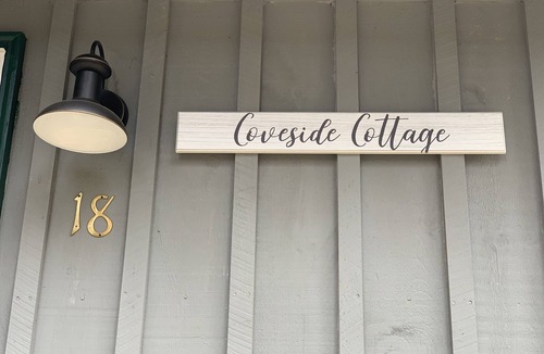 Bernard House | Coveside Cottage-on the shore overlooking Bass Hbr