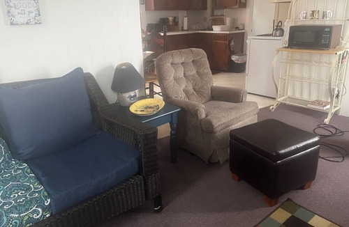 Richmond Apartment | Cozy 1-bdrm apartment in Colonial Home in Richmond, NH.