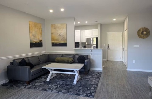 Hathorne Apartment | Cozy 1-bedroom apartment with AC 2 minutes from 95