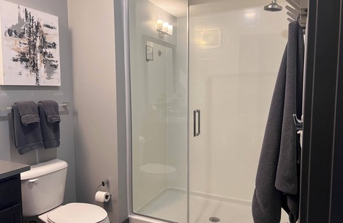 Dublin Apartment | Cozy 1-bedroom apartment in fantastic Dublin with AC