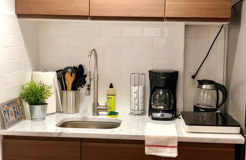 Kingman Park House | Cozy 1 Bedroom Apt of Historic Cap Hill House, Sleeps 5, FREE ON-SITE PARKING
