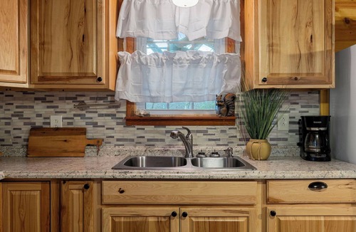Se Ree Cabin | Cozy 1-bedroom cabin in perfect Hudson with cool AC