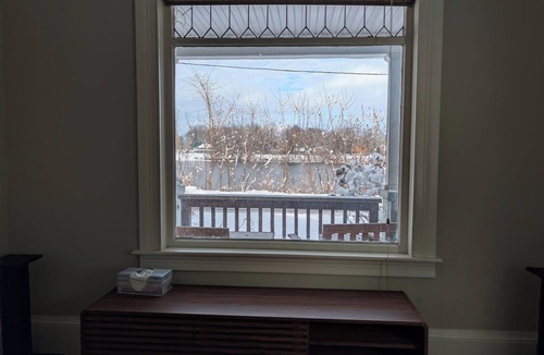 Northampton House | Cozy 1-bedroom house in overlooking the river close to downtown Northampton