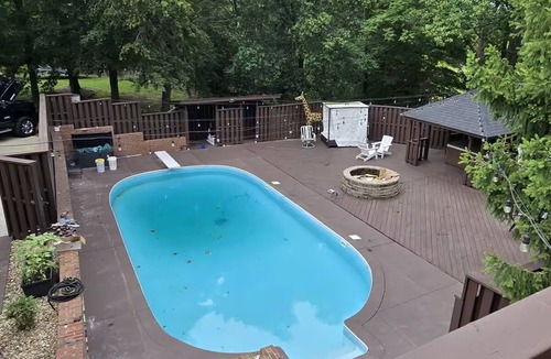 Huntington House | Cozy 1-bedroom, Pool & Hot Tub Access