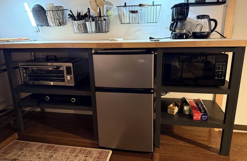 Ellsworth Apartment | Cozy 1-bedroom studio in charming Ellsworth with AC