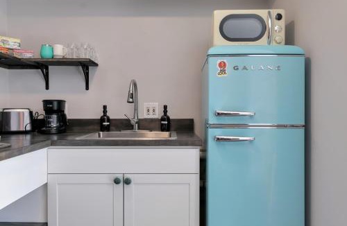 Bar Harbor Apartment | Cozy 1 BR with 4min Walk to Downtown x Blueberry Hill x