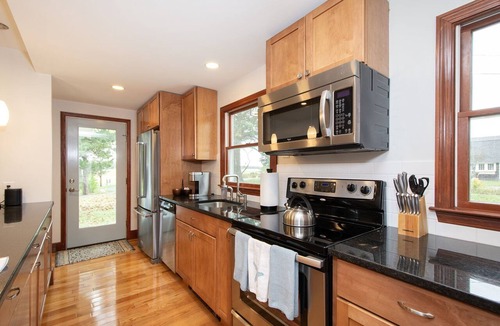 Minot Cottage | Cozy 2/2 in a serene, park-like setting, near Minot Beach & coastal marshes