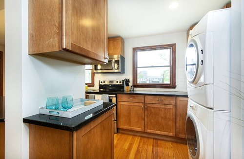 Minot Cottage | Cozy 2/2 in a serene, park-like setting, near Minot Beach & coastal marshes