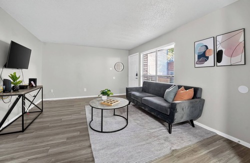 Lake Highlands Apartment | Cozy 2 Bed 2 Bath Getaway | The Paxton