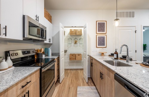 Gladstone Apartment | Cozy 2-bedroom apartment in Kansas City North