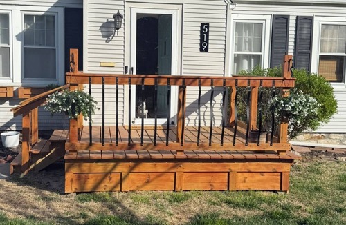 Sugar Creek House | Cozy 2-bedroom house in Sugar Creek less than 20 minutes to World Cup.
