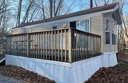 Preston House | Cozy 2-bedroom Park Model / AC - within Strawberry Park Resort Campground