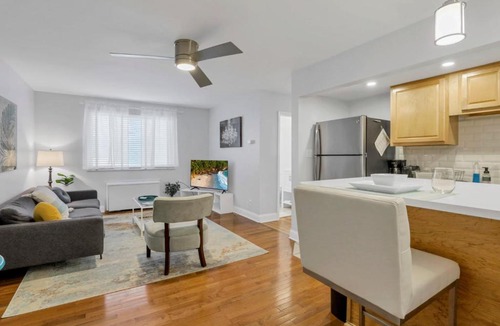 Victorian Village Apartment | Cozy 2 BR in Short North Convenient Parking