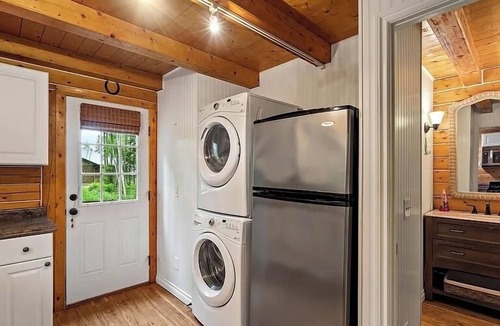 Big Lake Cottage | Cozy 2-loft cabin in enchanting Biglake with WiFi, and lake access close by