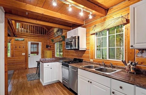 Big Lake Cottage | Cozy 2-loft cabin in enchanting Biglake with WiFi, and lake access close by