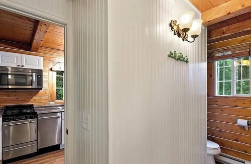Big Lake Cottage | Cozy 2-loft cabin in enchanting Biglake with WiFi, and lake access close by