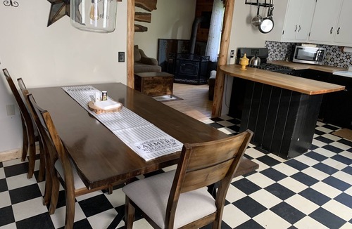 Eastern Vermont House | Cozy 3 bedroom 2 bath home close to hiking, biking, and Stowe!