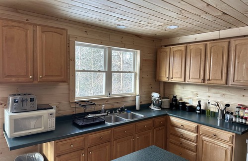 Franklin Cabin | Cozy 3-bedroom cabin in charming Franklin for your getaway