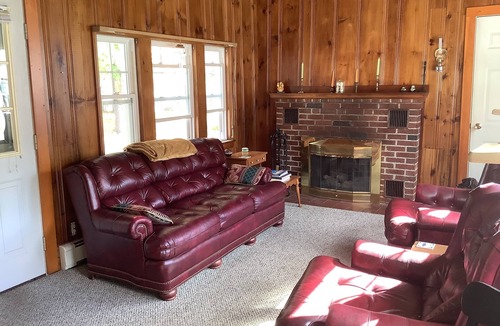 Westbrook House | Cozy 3 Bedroom Farmhouse Master bedroom w/private Bath