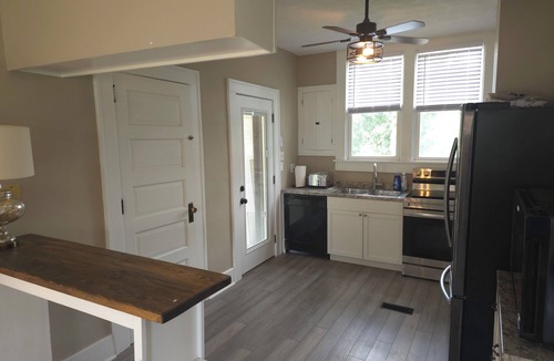 Delaware House | Cozy 3 bedroom Farmhouse in Delaware Ohio, On the Golf Course. Near OWU!