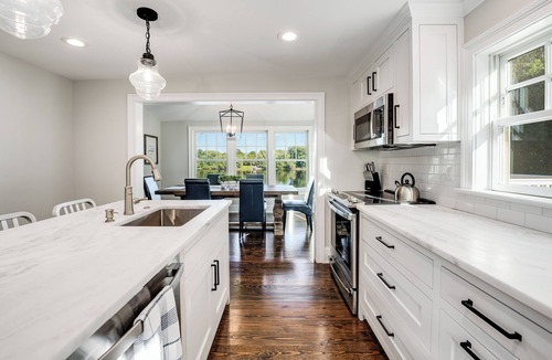 South Glastonbury Cottage | Cozy 3-bedroom River Front cottage in Rocky Hill CT