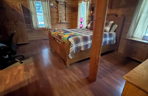Island Falls Cabin | Cozy 3-bedroom rustic lodge in Island Falls for a relaxing getaway in nature