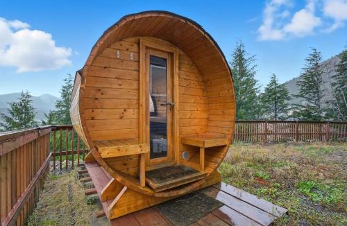 Ketchikan House | Cozy 3BR Alaska Retreat with Private Sauna