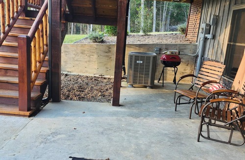 Lewisburg Cabin | Cozy 4-bedroom cabin with a private lake. Pet Friendly.