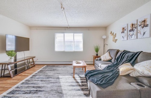 Midtown Anchorage Apartment | Cozy Anchorage Apartment w/Mountain Views