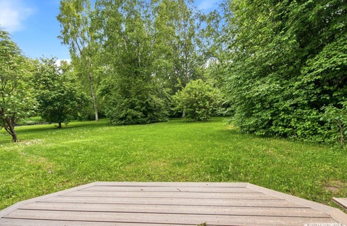 Northeast Anchorage Apartment | Cozy Anchorage Cabin, Full Kitchen & Deck
