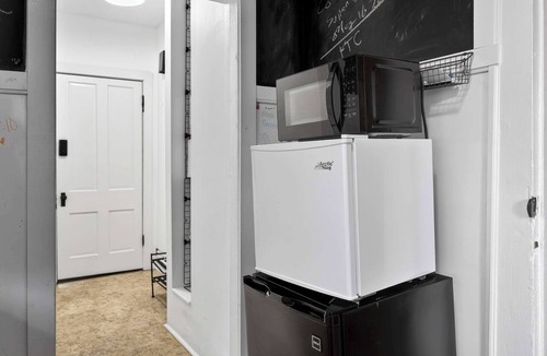 Clifton Apartment | Cozy and bright unit in the heart of Louisville!
