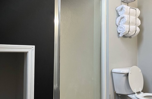 Bridgewater Apartment | Cozy and Modern Suite
