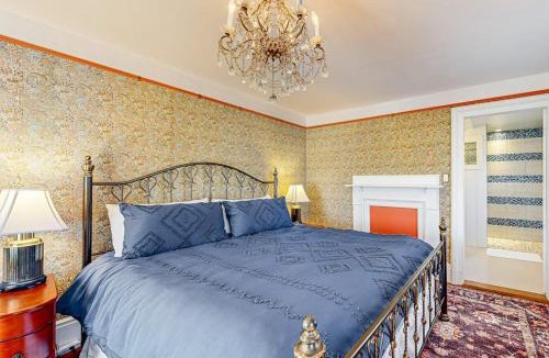 Wiscasset House | Cozy Apartment Near The River: Walk to Town & Local Attractions