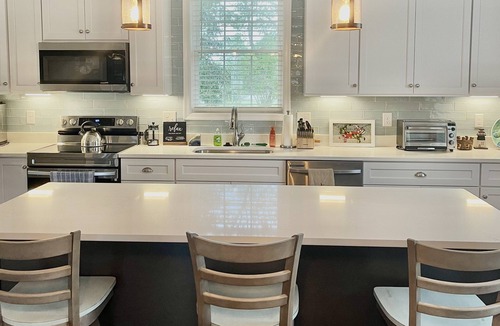 Cedar Neck House | Cozy Beach Cottage close to Bethany Beach! Dog Friendly!