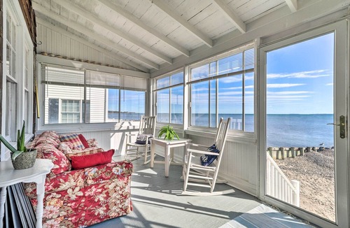 Old Lyme House | Cozy Beach Front Cottage in Hawk's Nest