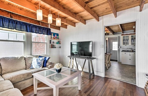 Old Lyme House | Cozy Beach Front Cottage in Hawk's Nest
